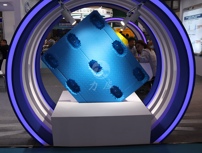 參加展（zhǎn）會