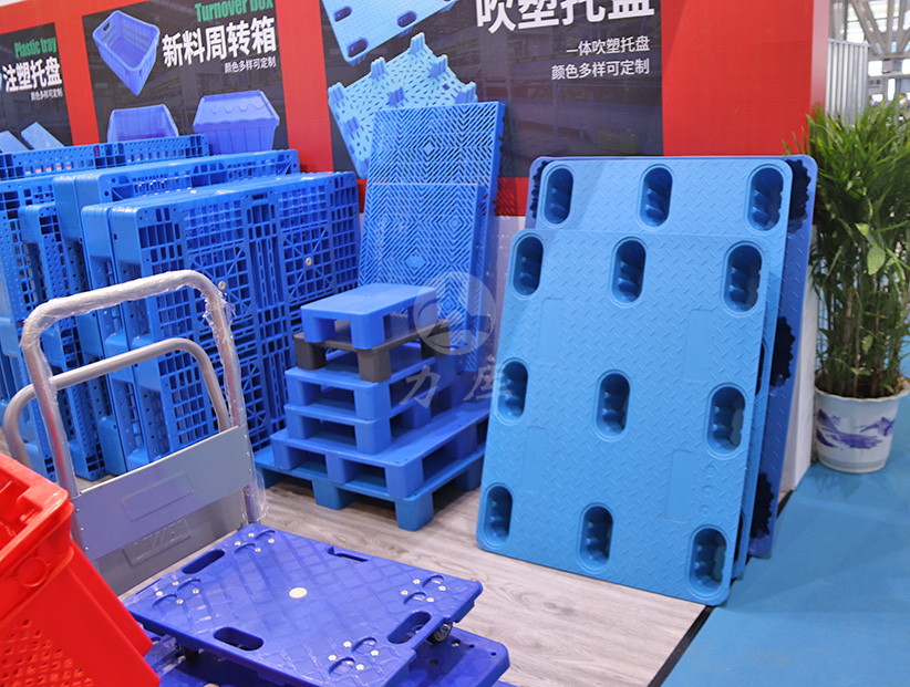 參加展（zhǎn）會